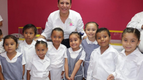 Entrega DIF Madero material del programa enseñanza vivencial