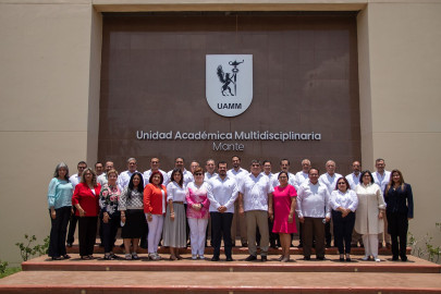 Evalúa Rector avances académicos de la UAT