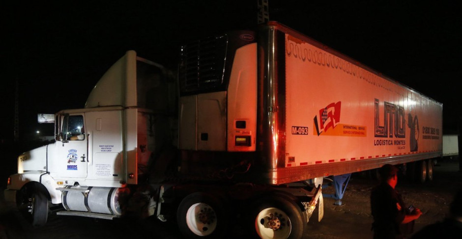 Familia no reclama cuerpo en tráiler por falta de dinero