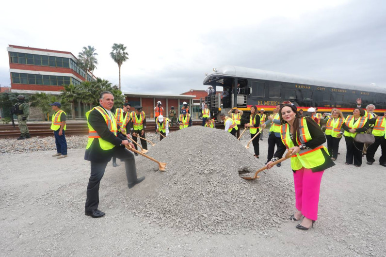 Coloca alcaldesa Carmen Lilia Canturosas primera piedra del segundo Puente Internacional Ferroviario