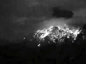 Popocatépetl amanece con actividad