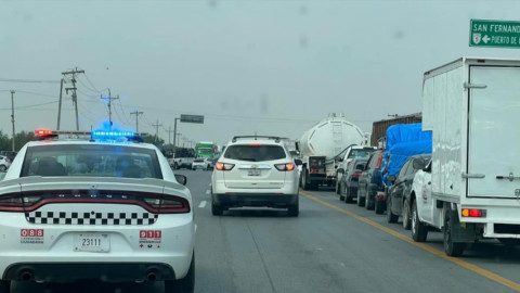 Bloquean carretera pobladores del Puerto del Mezquital, por apagones de CFE
