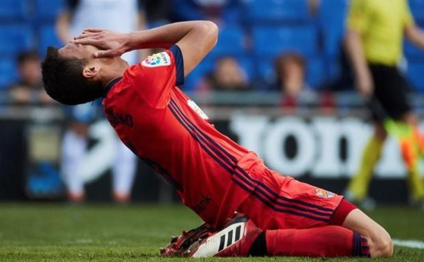 Héctor Moreno presenta lesión en pierna izquierda