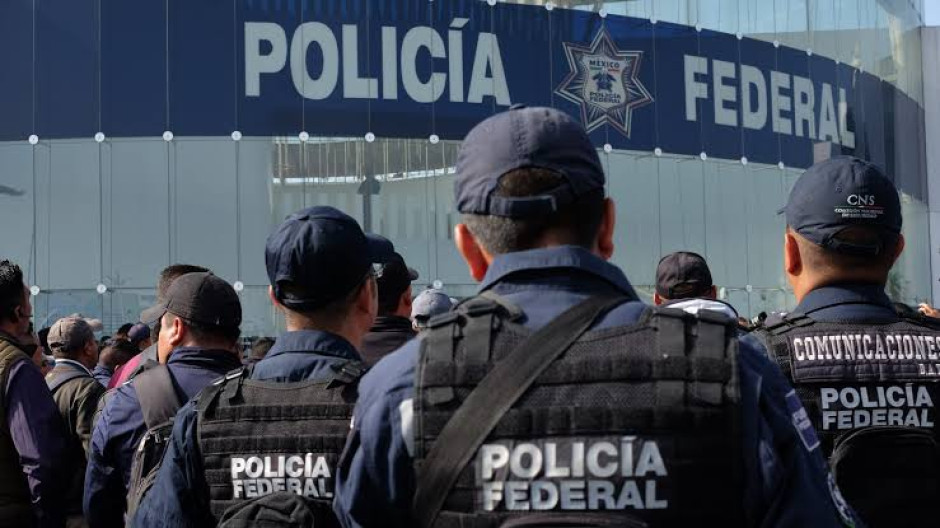 Retiran policías federales bloqueo de casi ocho horas en la capital