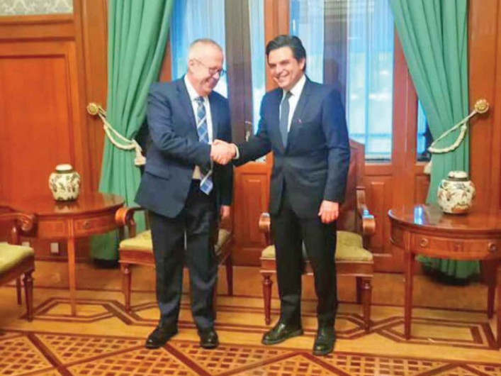 Zoé y Urzúa acuerdan mejorar el IMSS