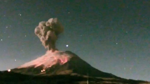 Volcán Popocatépetl registra fuerte explosión