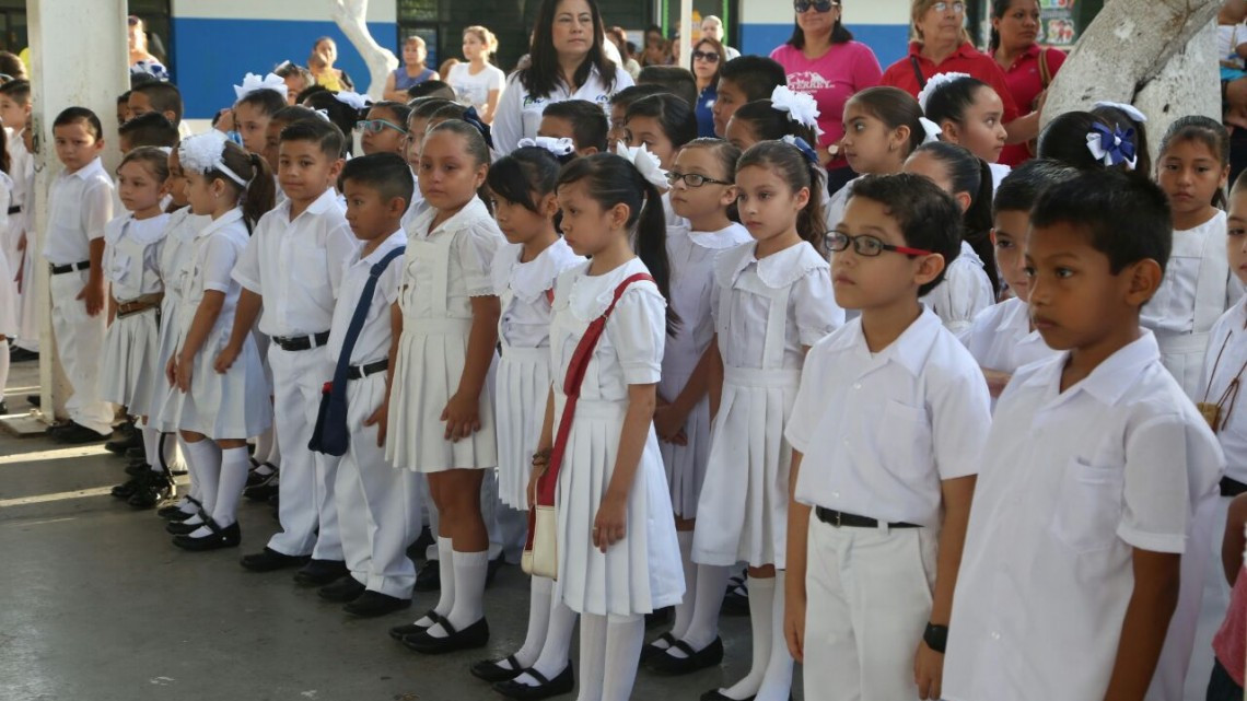 Maki Ortiz inaugura Ciclo Escolar 2017-2018