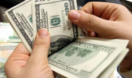 Dólar se cotiza hasta en 19.69 pesos en el AICM