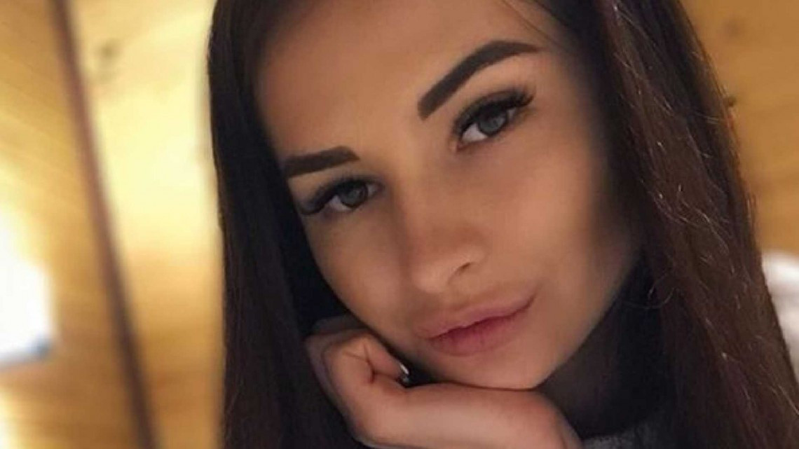 Modelo salta de sexto piso de hotel, intentaban violarla