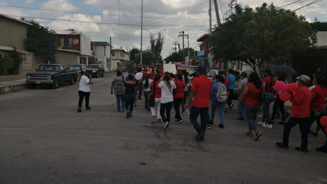 Marchan obreros en apoyo de Susana Prieto