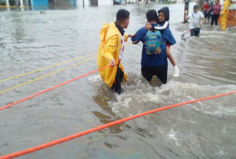 Alrededor de mil alumnos sin clases por inundaciones