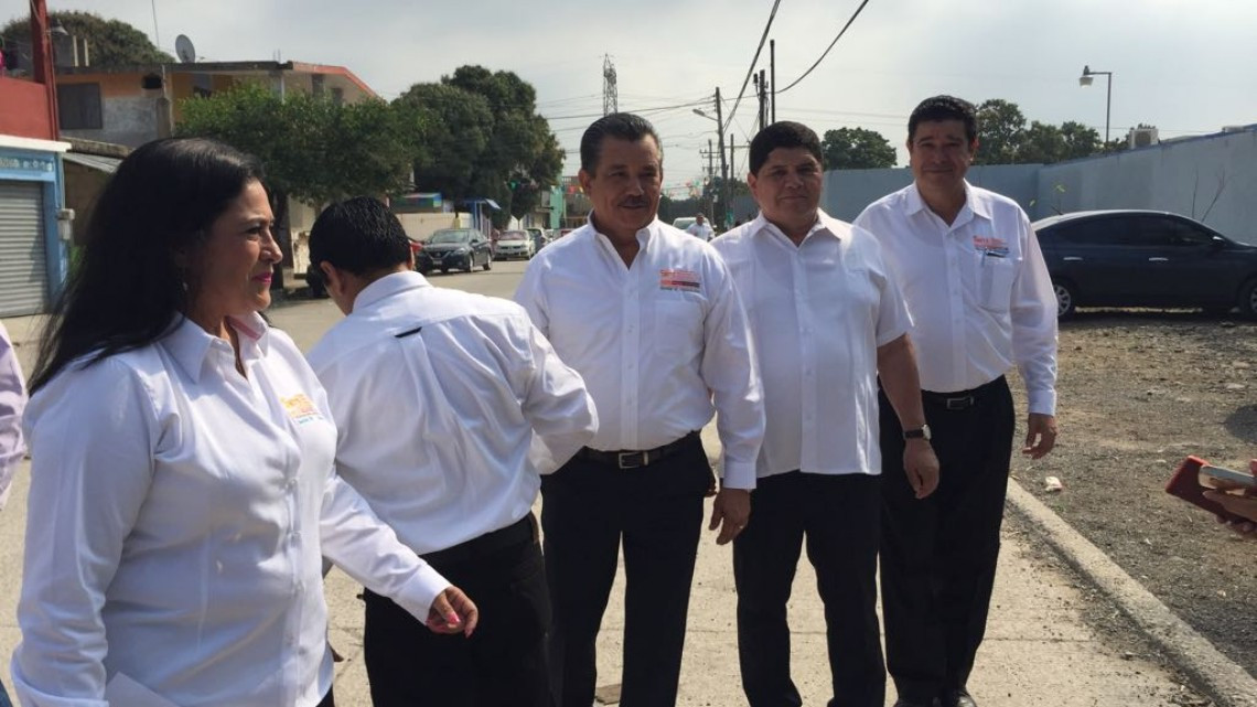 Sindicato de maestros exige solución al rezago en pago a los profesores