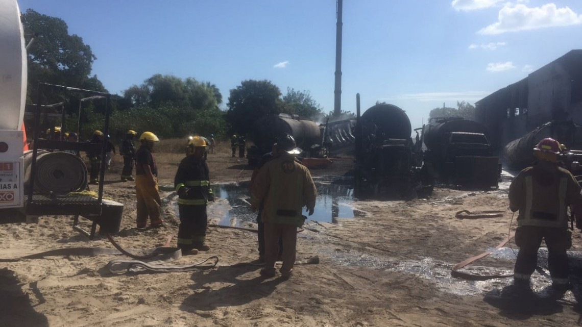 Vuelven a prenderse pipas con diésel en Callejón de Barriles
