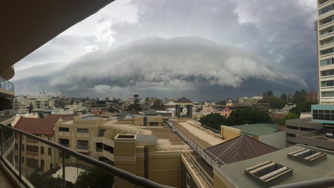 Nube “monstruo” sorprende a Australia