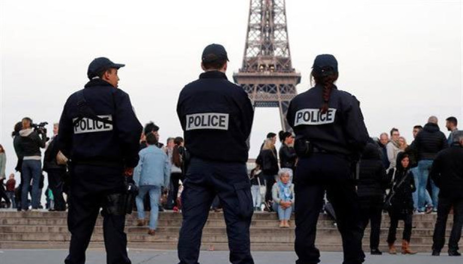 Torre Eiffel cierra por huelga de agentes de seguridad