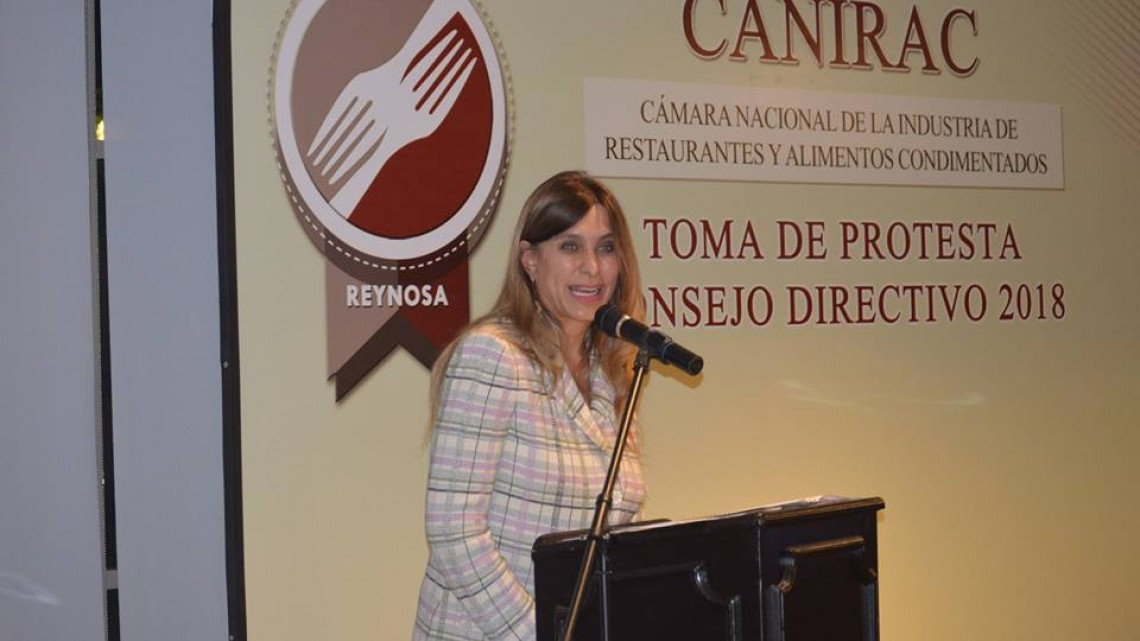 Asiste alcaldesa a cambio de la mesa directiva de CANIRAC