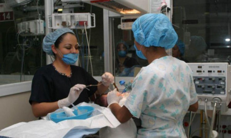 Rusia registra nacimiento de un bebé infectado por COVID-19