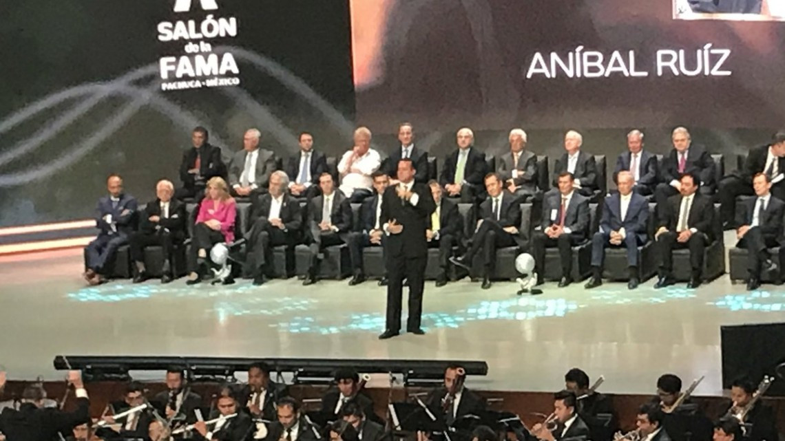 'El Triste' se escuchó en el Salón de la Fama