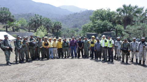 Supervisa gobernador trabajos en el Cañón del Novillo; incendio controlado al 65%