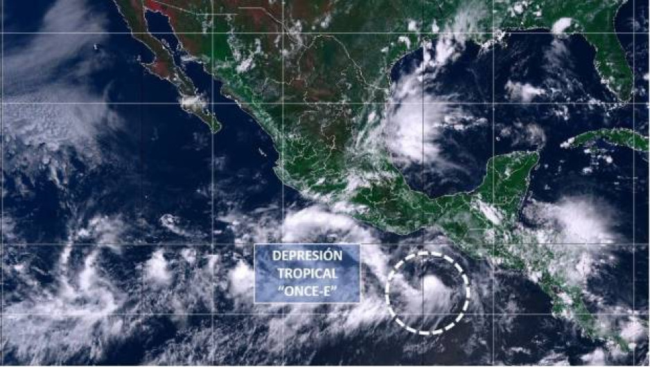 Surge depresión tropical Once-E frente a costas de Oaxaca