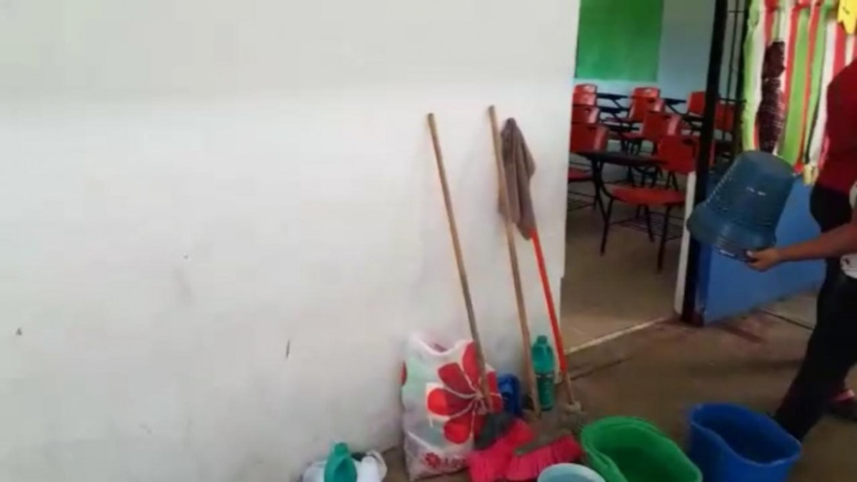 Director esconde a dos niños con tuberculosis en escuela