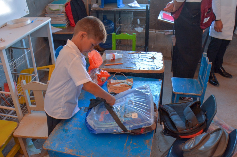 Beneficia DIF Nuevo Laredo a más de 2 mil alumnos de primaria con mochila y útiles escolares 