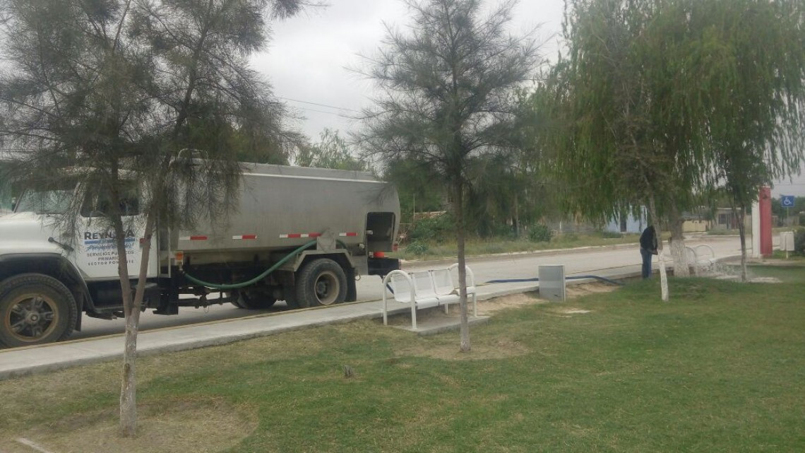 Realizan cuadrillas de SPP limpieza de plazas públicas