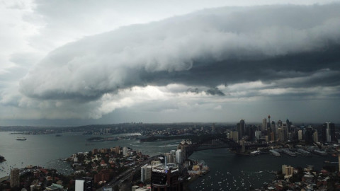 Nube “monstruo” sorprende a Australia