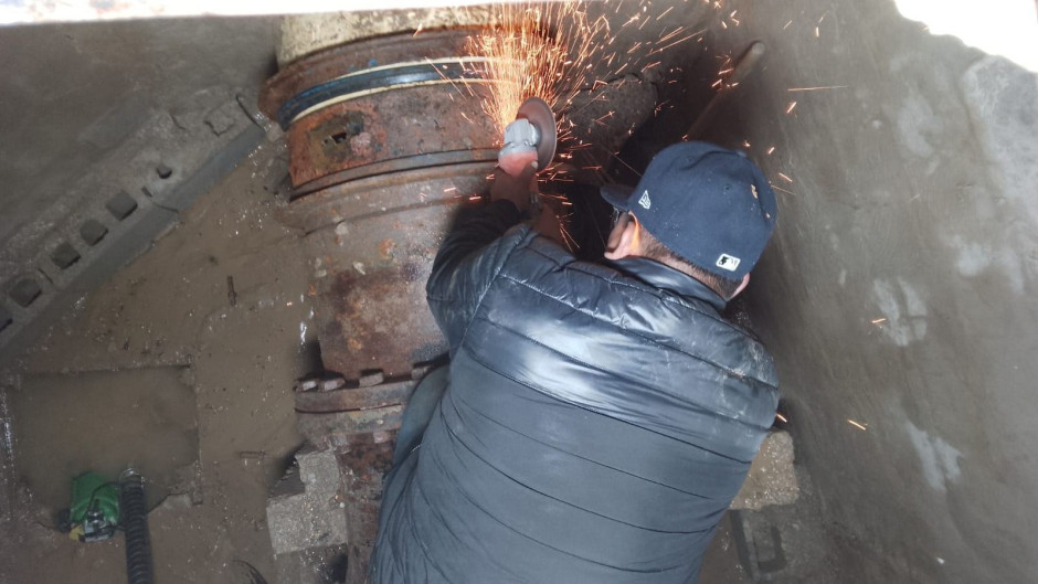 Repara COMAPA fuga que afectó suministro de agua en colonias del sector sur