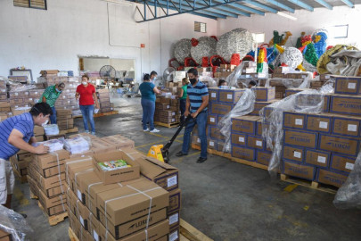Avanza entrega de libros de apoyo en Nuevo Laredo