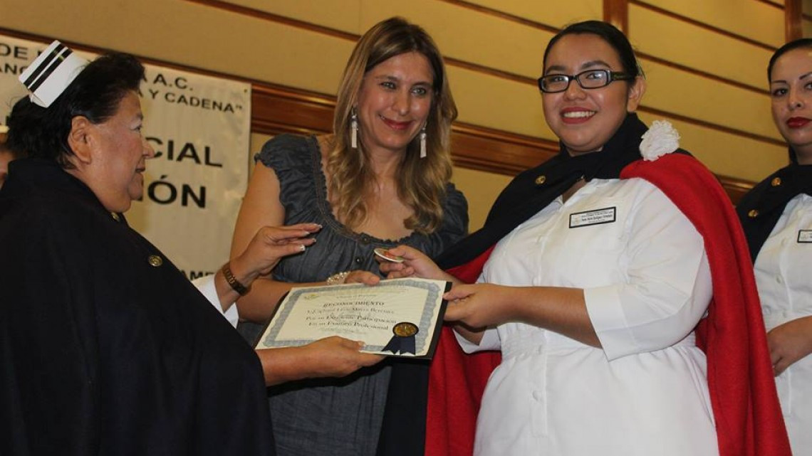 Maki felicita a graduados de escuela de Enfermería Dr. José Ángel Cadena y Cadena