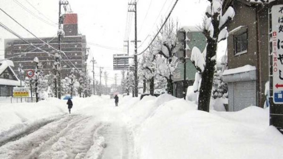 Fuertes nevadas azotan la región central de Japón