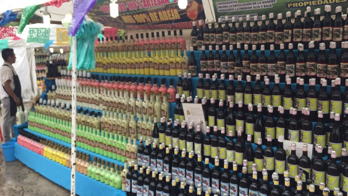 Realizan jornada cultural de Oaxaca en la plaza principal