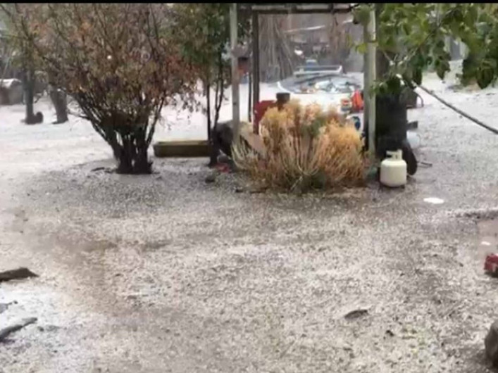 Fuerte granizada sorprende a Arteaga, Coahuila