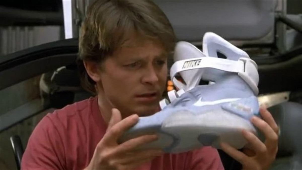 Venden en 92 mil dólares uno de los tenis de "Marty McFly"