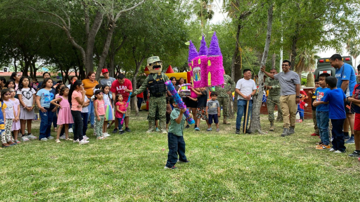 Tienen festejo muy militar