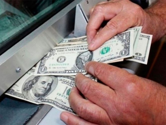 Dólar cotiza a la venta en 19.39 pesos