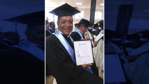 A puñaladas matan a sacerdote al interior de iglesia en Matamoros