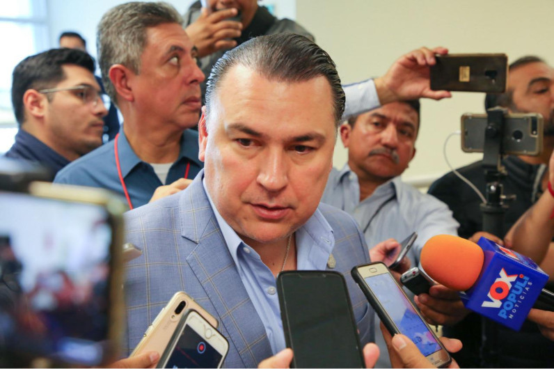 Gobernador de 5 años aún no es tema: Gerardo Peña