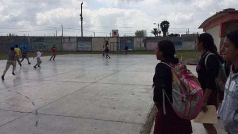 Alumna pide ampliación de canchas deportivas