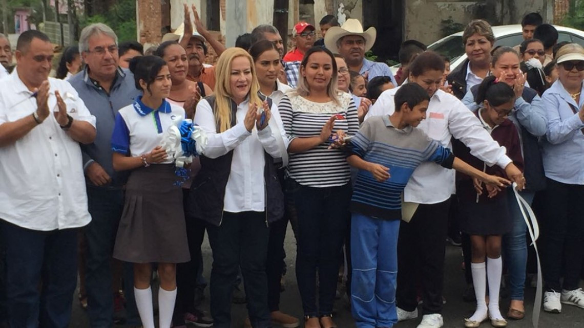 Realizan obras de pavimentación en el sector rural