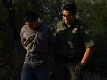 Despiden a policía de Arizona por uso excesivo de fuerza