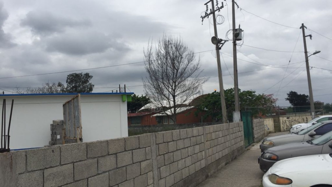 Colocan transformador en escuela secundaria