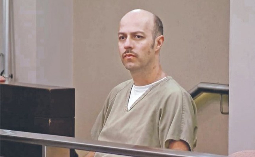 Condenan a Esteban Loaiza a tres años de prisión por posesión de drogas