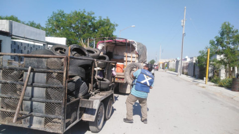 Retira el Municipio 500 llantas de la vía pública 