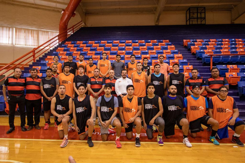 Rector pone en marcha el proyecto integral del CorreBasket UAT