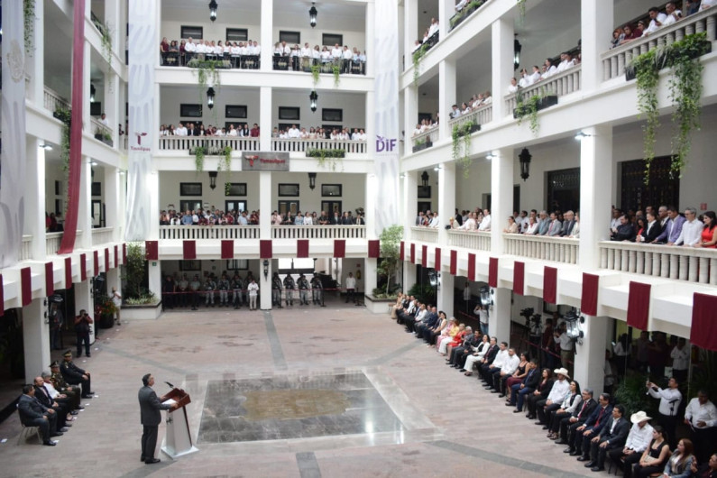 Inaugura Américo rehabilitación de Palacio de Gobierno de Tamaulipas y devela escudos de los 43 municipios