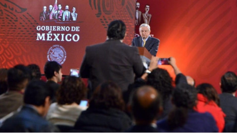 AMLO contempla exhibir periodistas “chayoteros”