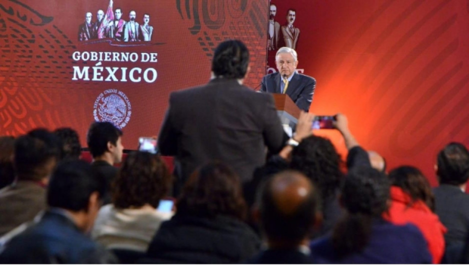 AMLO contempla exhibir periodistas “chayoteros”