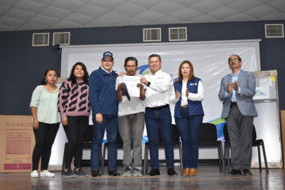 Compromisos del Gobernador son entregados a familias matamorenses